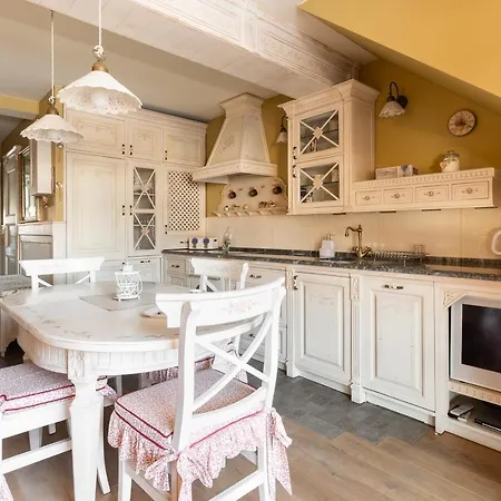 Sweet Apartment *
